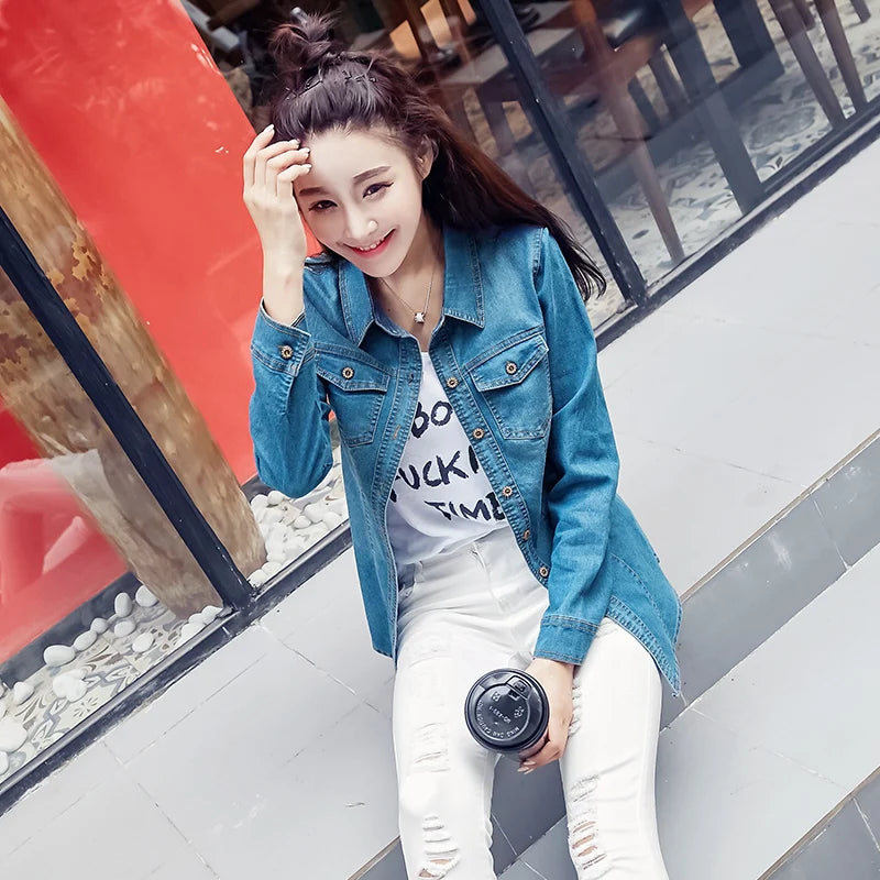 Vintage stretch denim shirt with long sleeves and slim fit for women