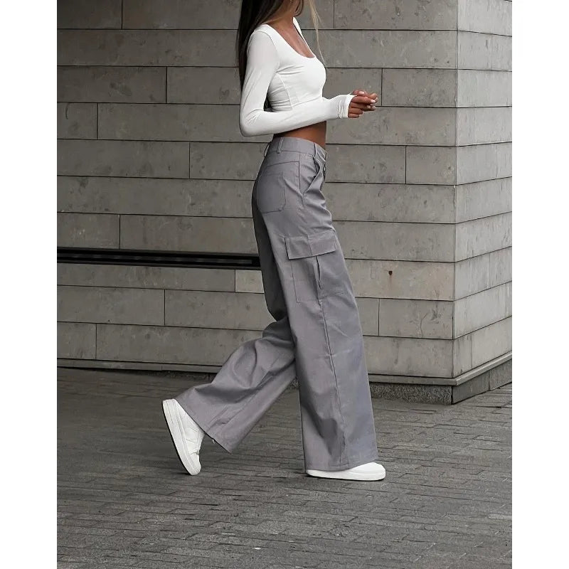 High-waisted utility cargo pants – Multi-pocket streetwear for women
