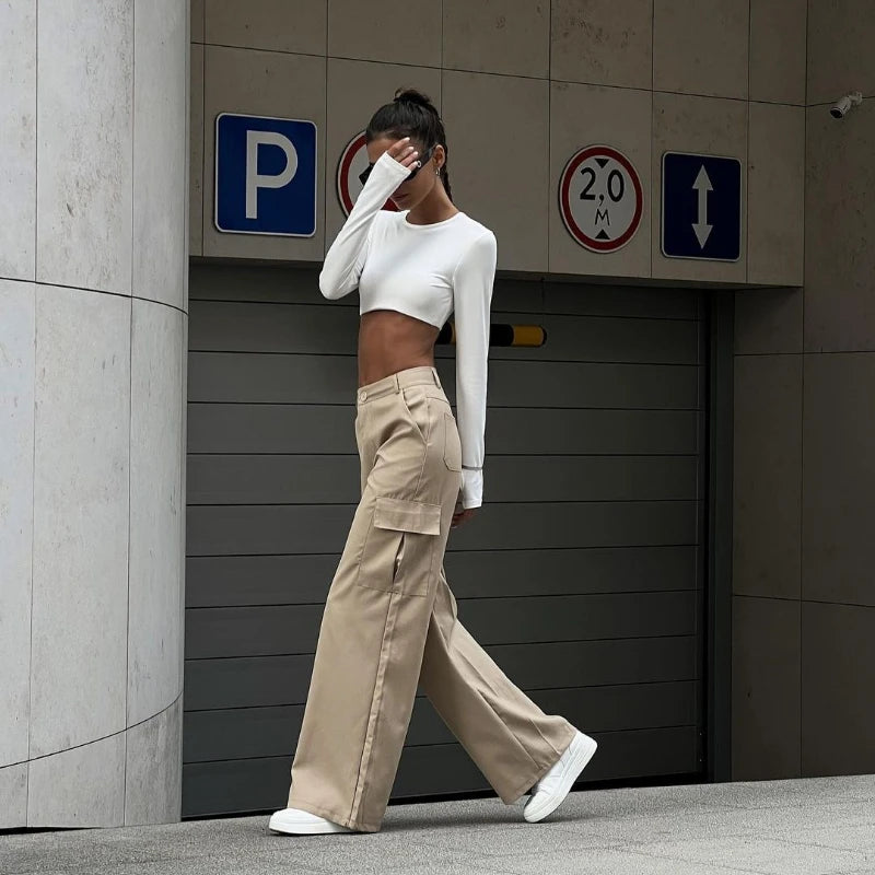 High-waisted utility cargo pants – Multi-pocket streetwear for women