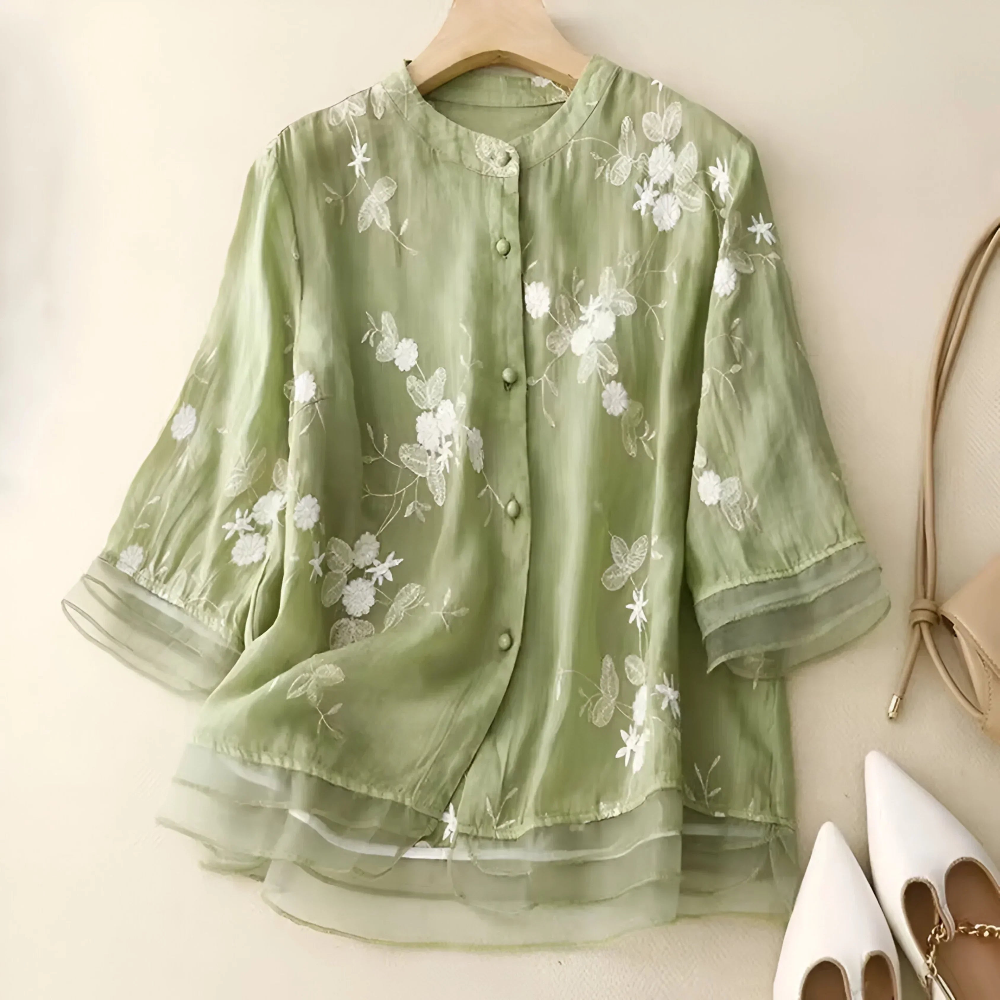 Yvonne | Floral embroidery loose blouse
