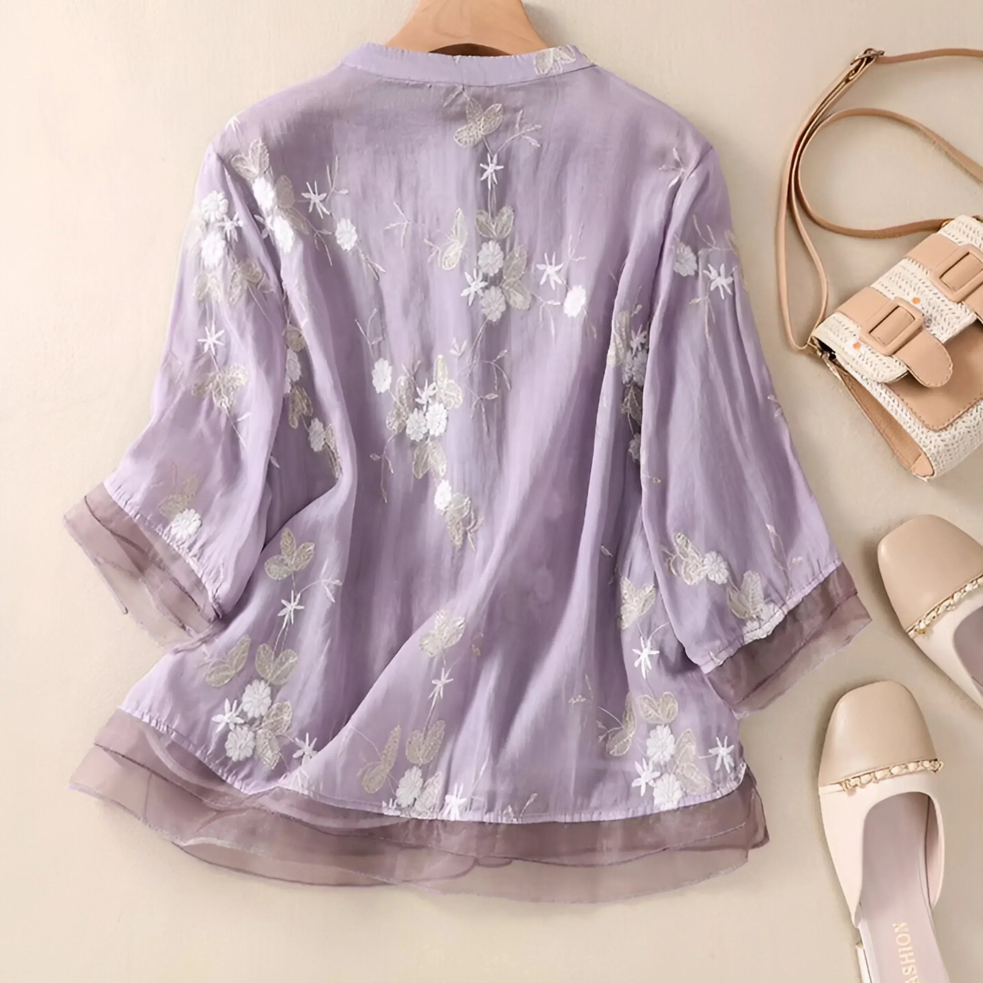Yvonne | Floral embroidery loose blouse
