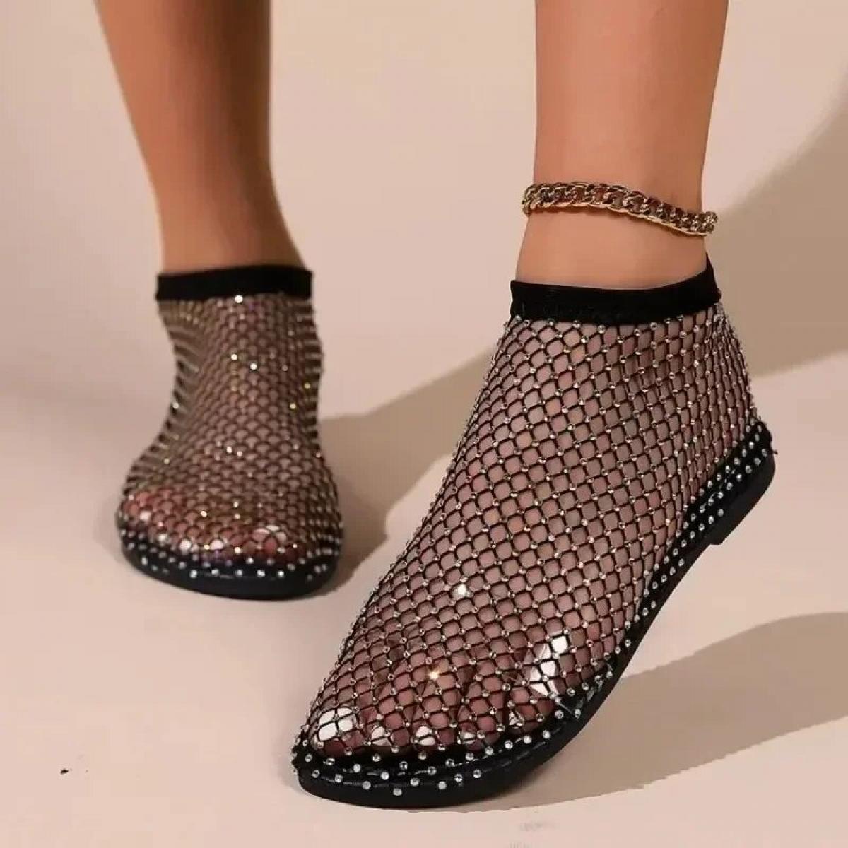 Slip-on mesh ballerinas with shiny details and breathable design