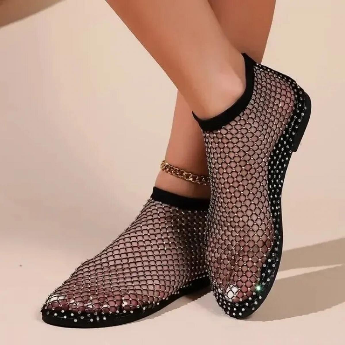 Slip-on mesh ballerinas with shiny details and breathable design