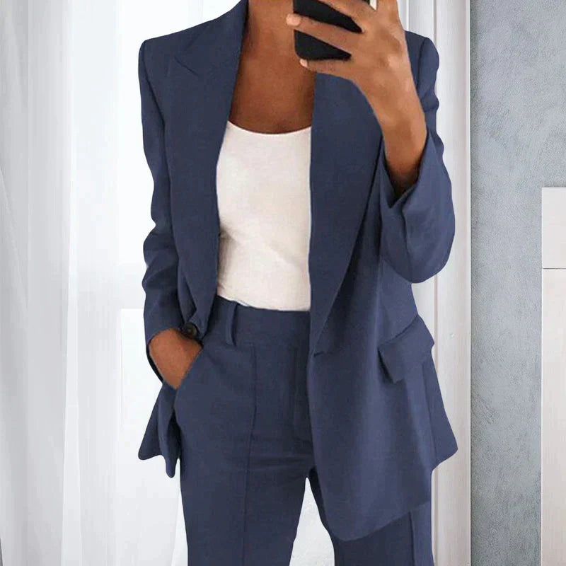 Elsa – Blazer et pantalon business, élégants et professionnels, parfaits pour un look raffiné au bureau