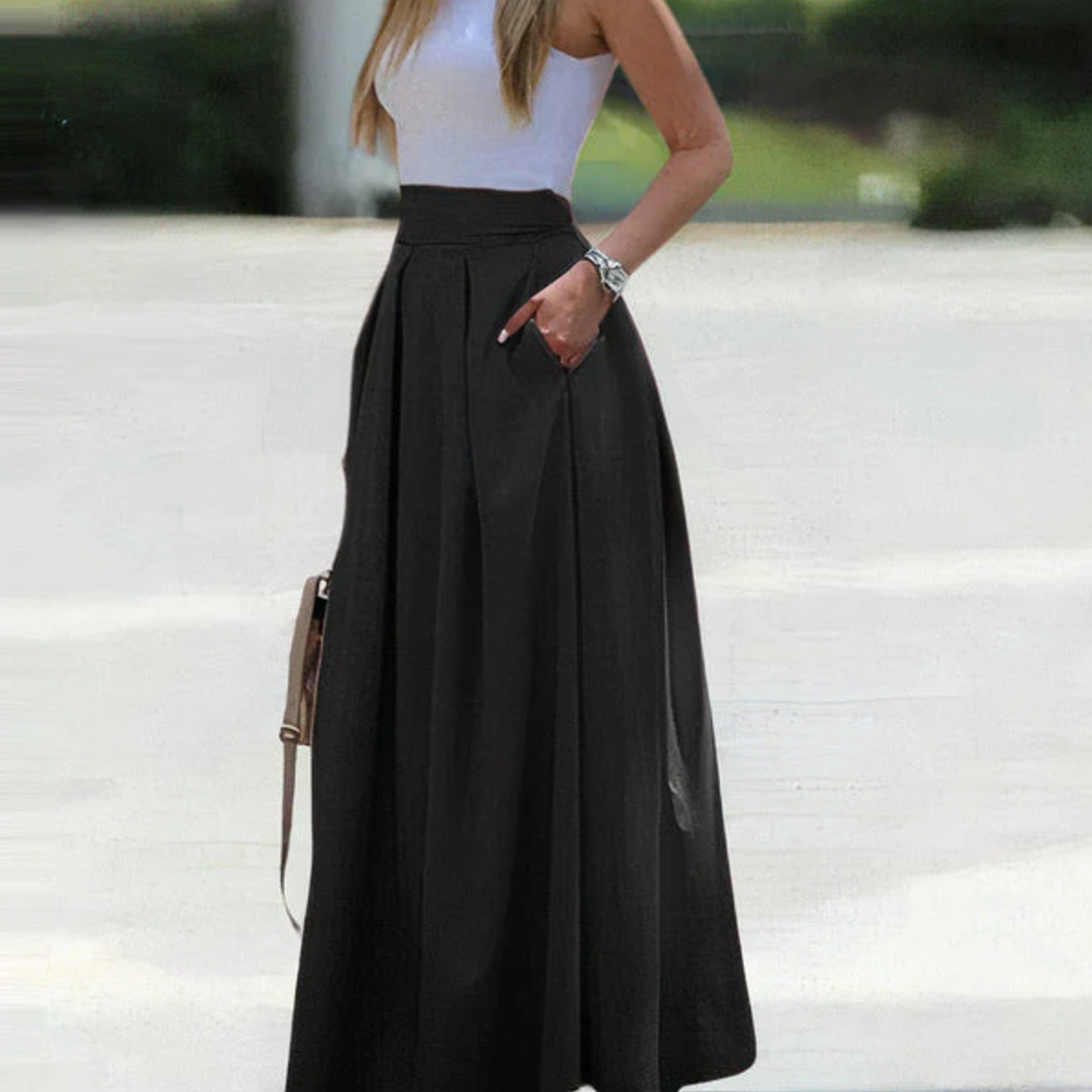 Long pleated skirt for women – high waist, flowing and elegant