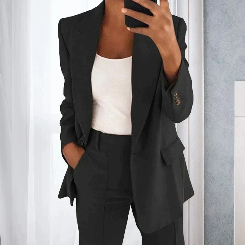 Elsa – Blazer et pantalon business, élégants et professionnels, parfaits pour un look raffiné au bureau