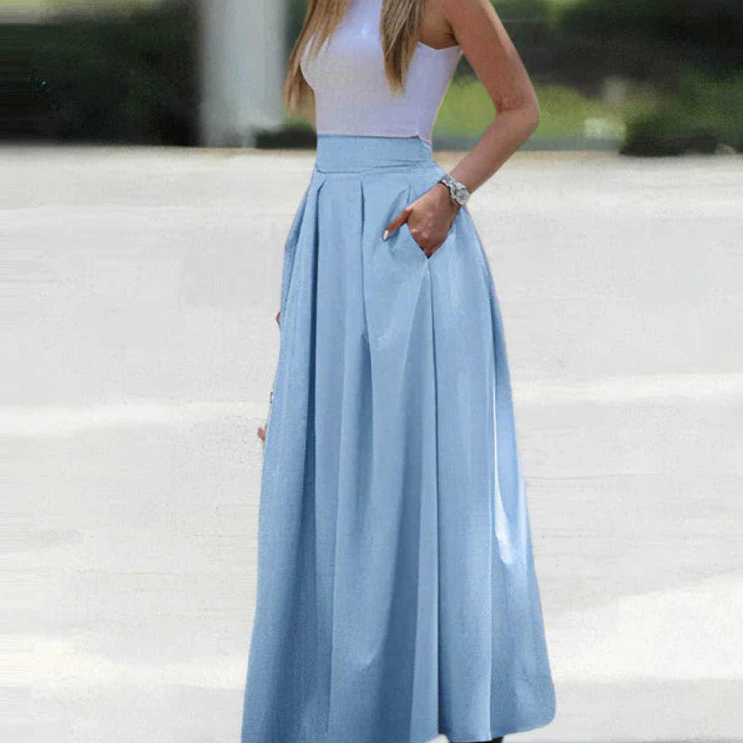 Long pleated skirt for women – high waist, flowing and elegant
