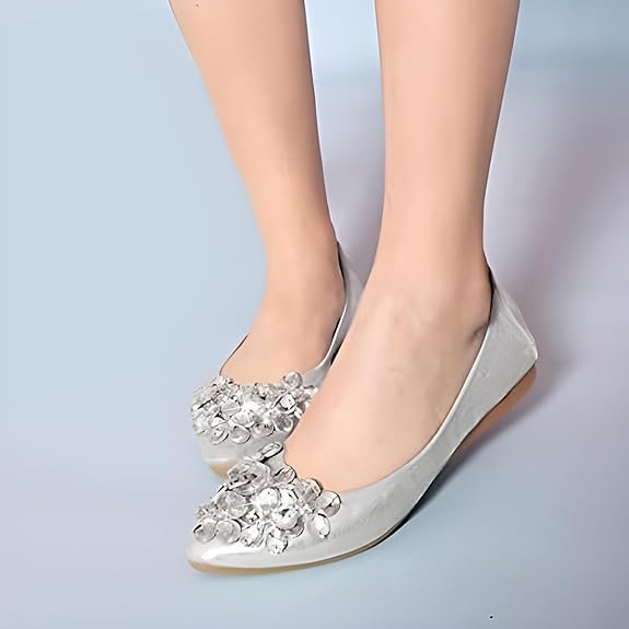 Chic ballerinas with a design adorned with sparkling rhinestones for women