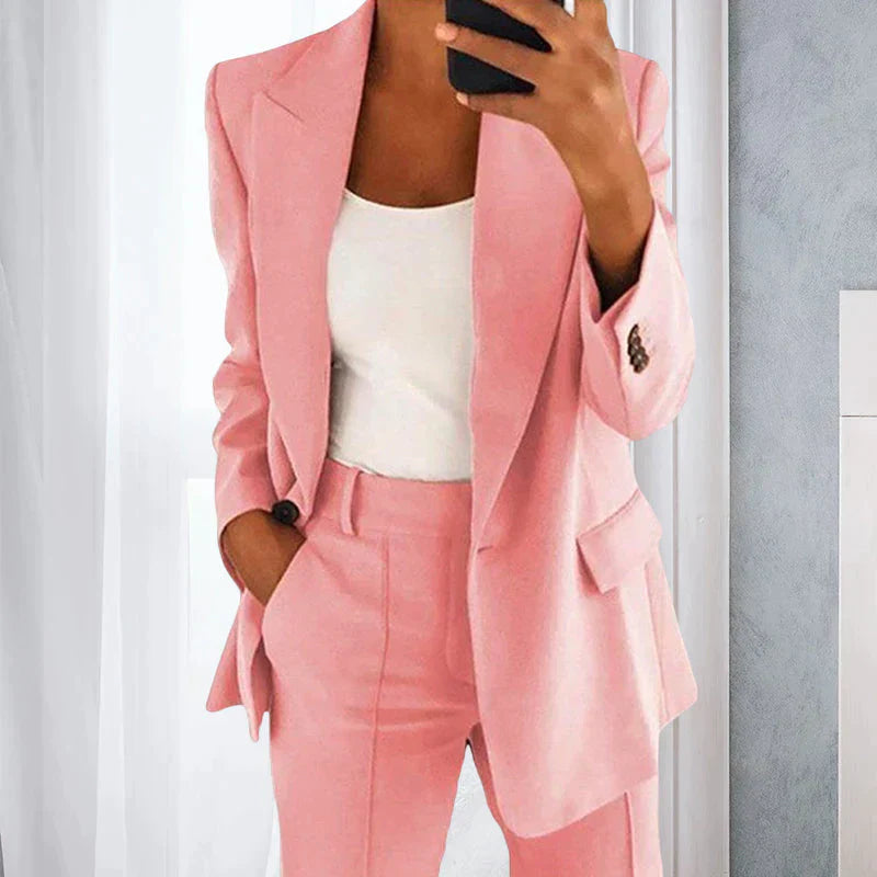 Elsa – Blazer et pantalon business, élégants et professionnels, parfaits pour un look raffiné au bureau