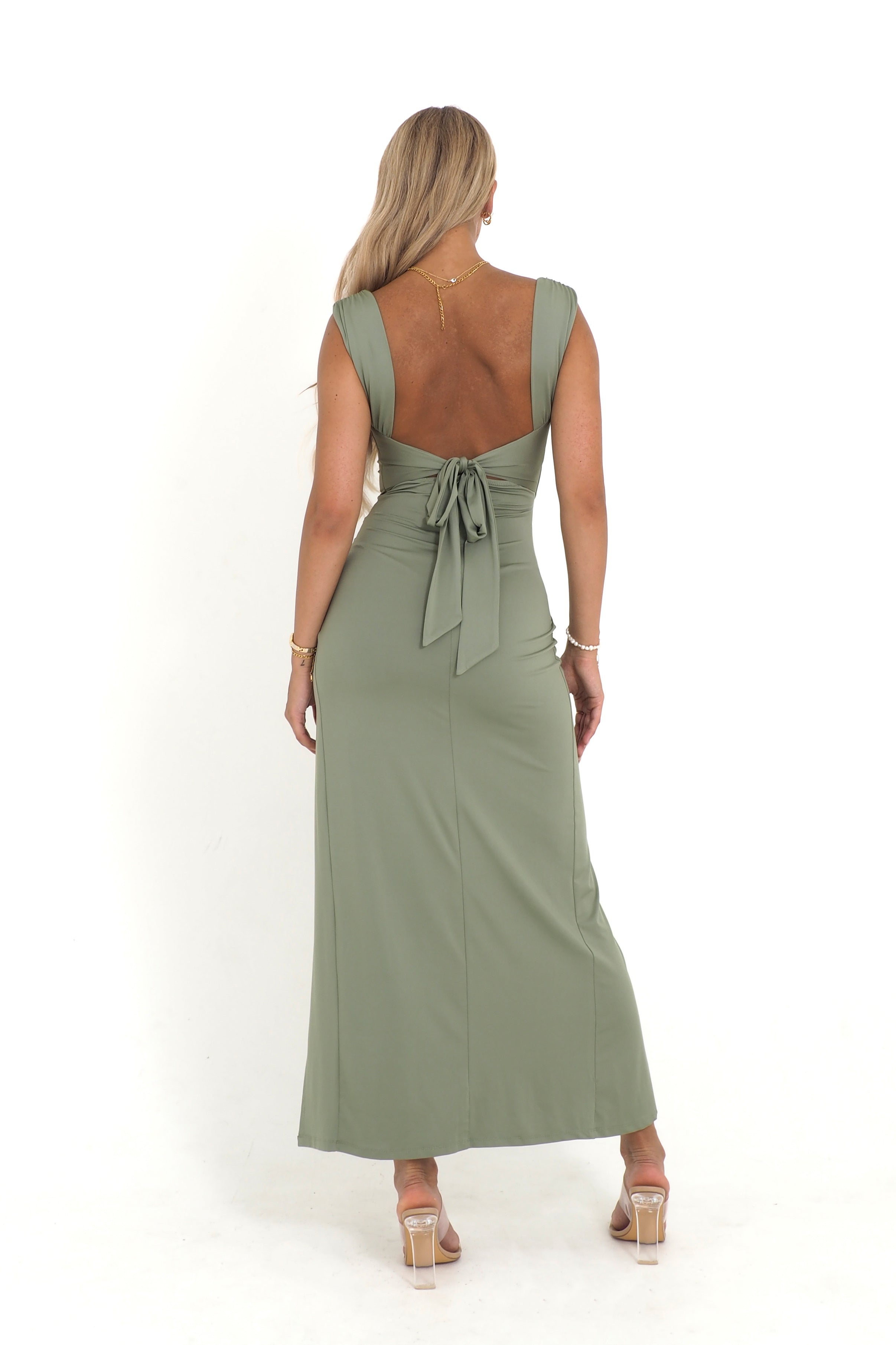 Robe d'été fleurie dos nu avec ourlet à volants et ceinture nouée