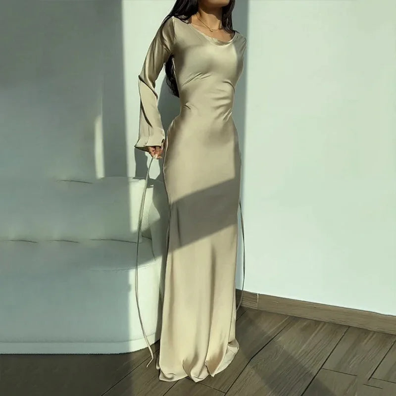 Hélène - Robe Maxi en Satin, Élégance et Raffinement