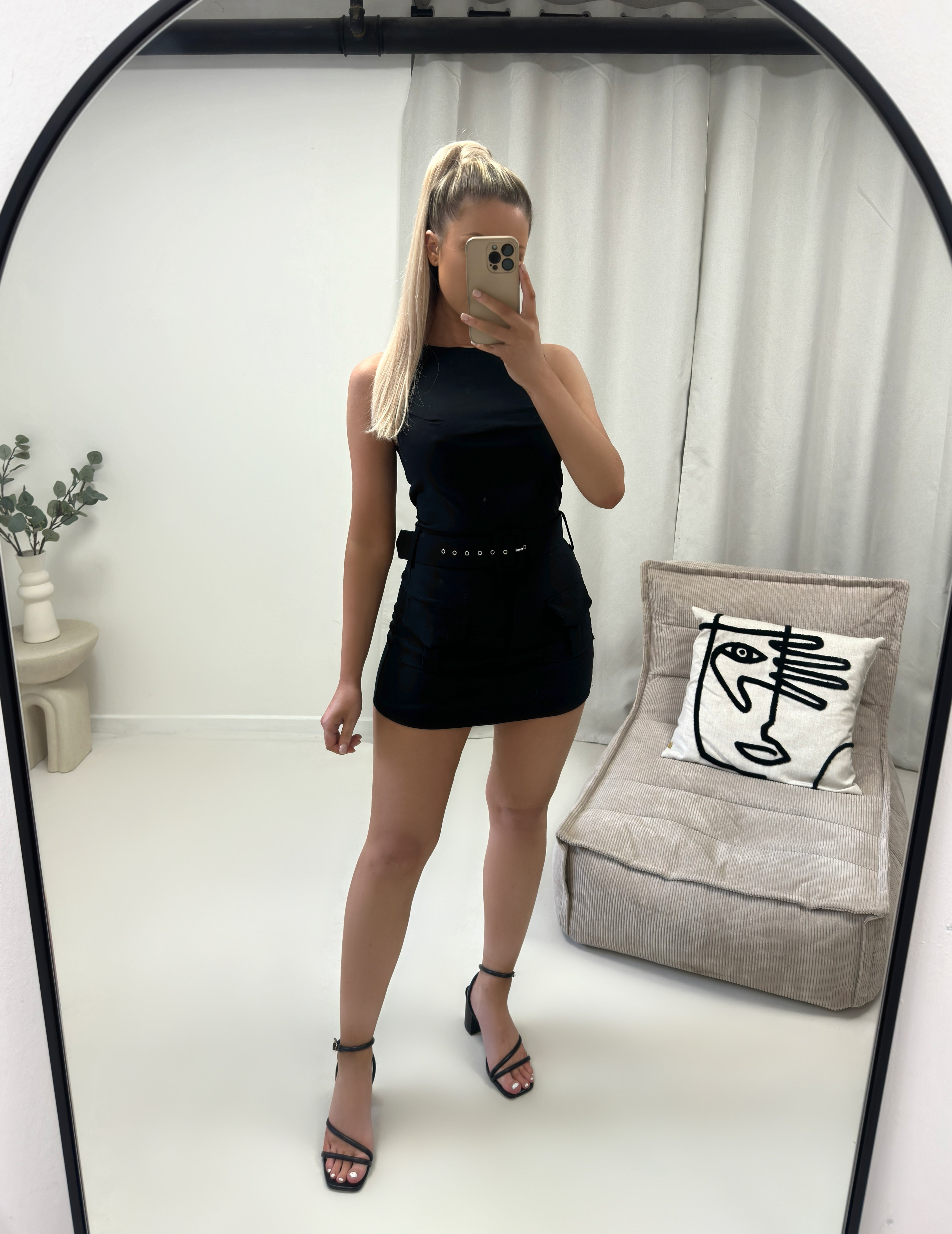 High-waisted cargo skirt with pockets - Slim fit for women