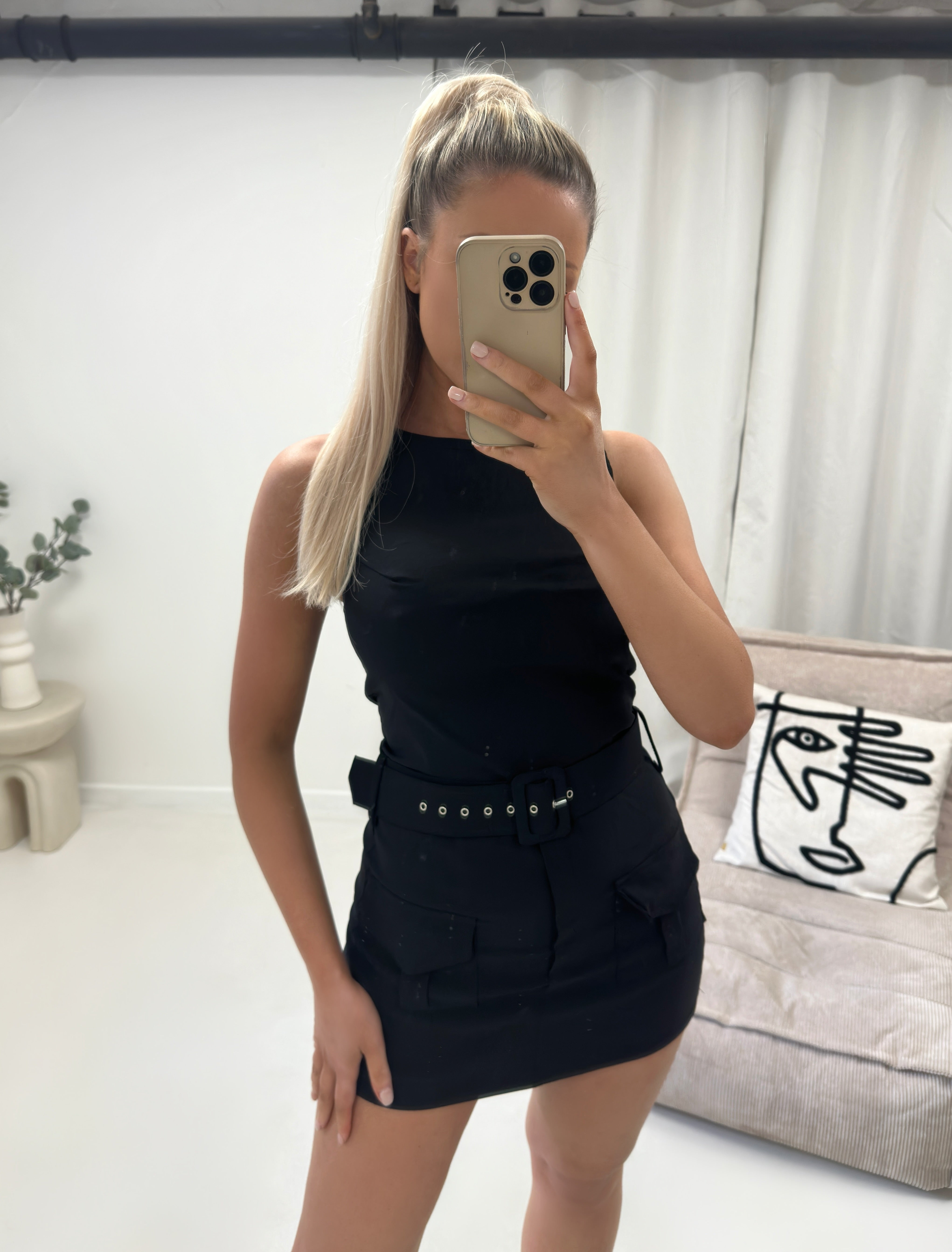 High-waisted cargo skirt with pockets - Slim fit for women