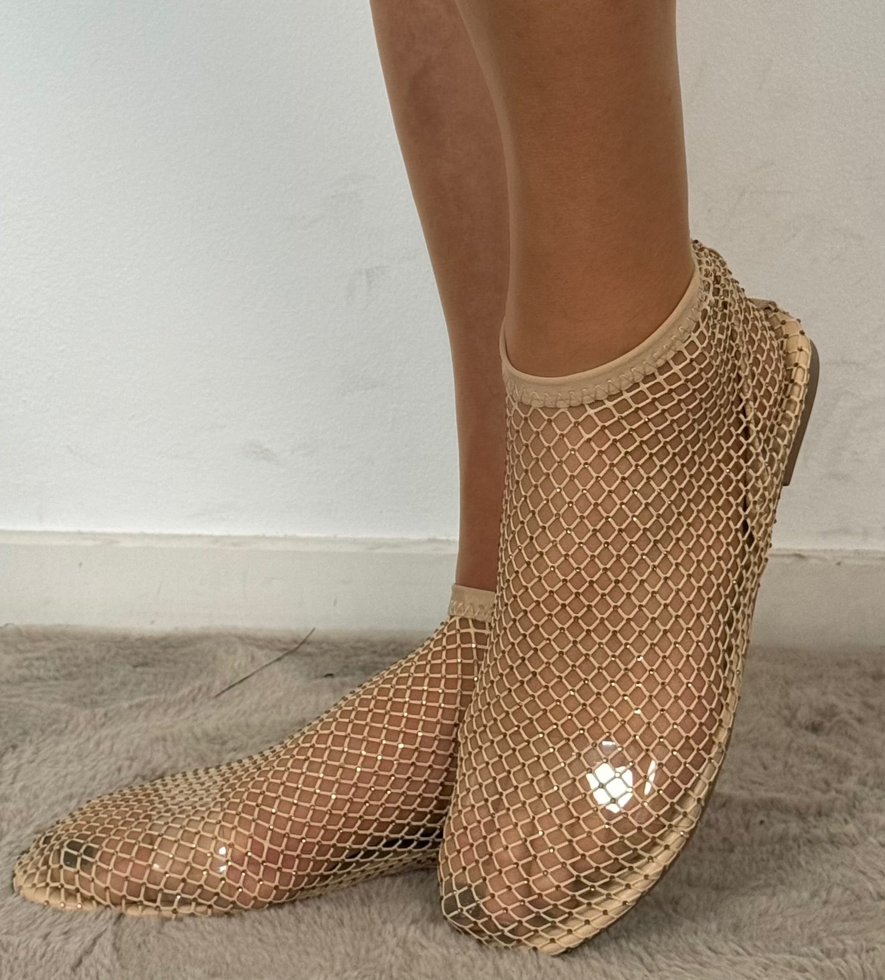 Slip-on mesh ballerinas with shiny details and breathable design