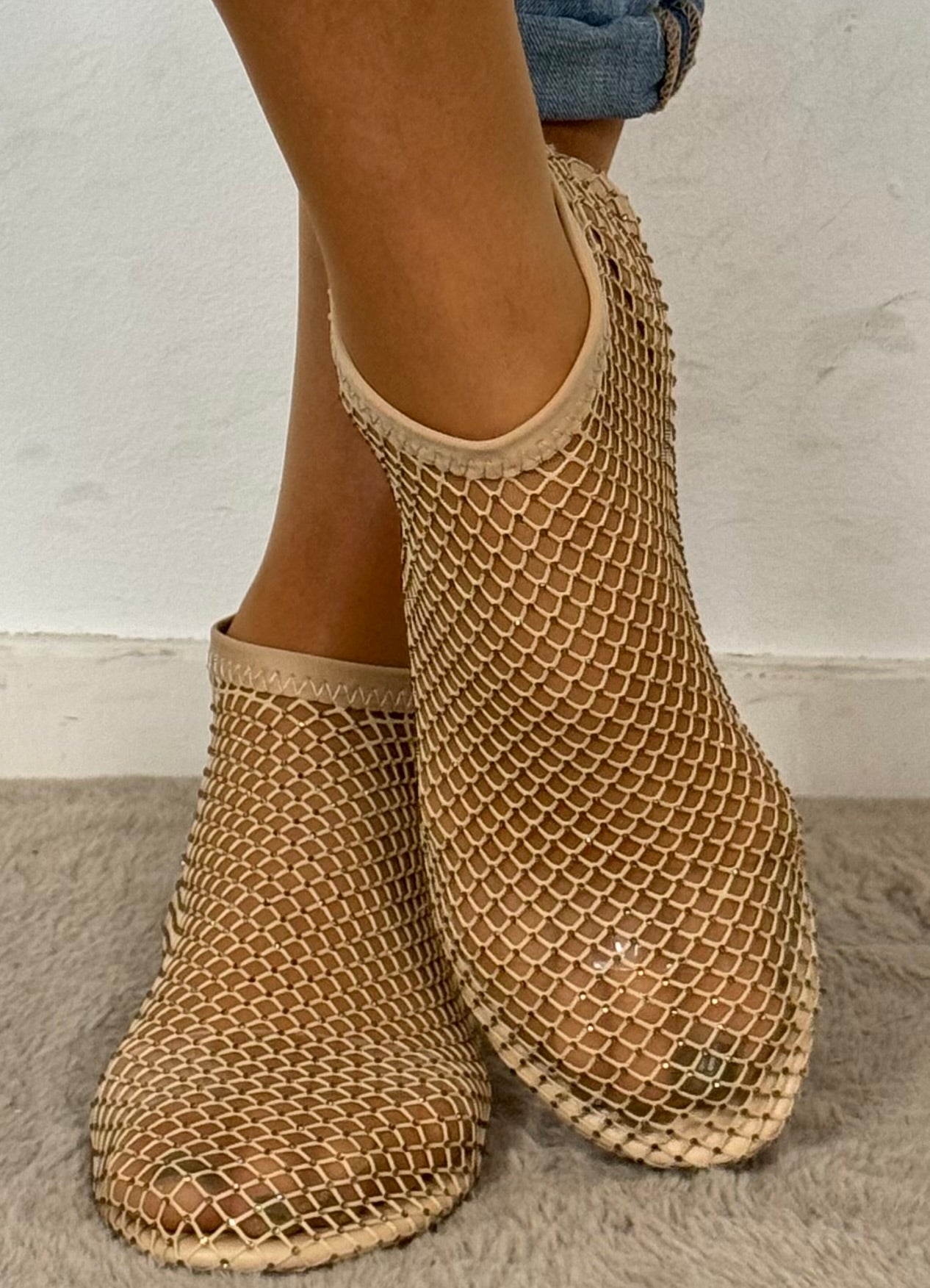 Slip-on mesh ballerinas with shiny details and breathable design