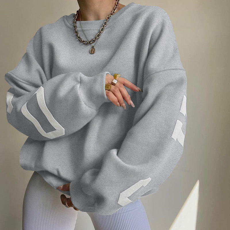 Lola Faites-vous plaisir avec notre élégant pull surdimensionné.