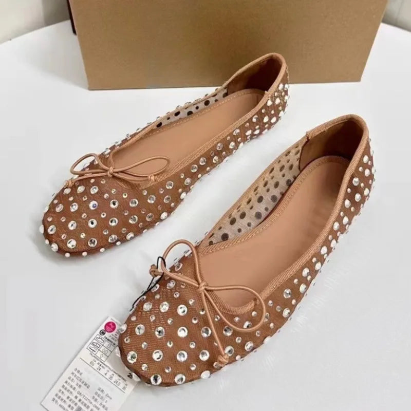 Elegant ballerinas adorned with rhinestones, soft and chic design for women