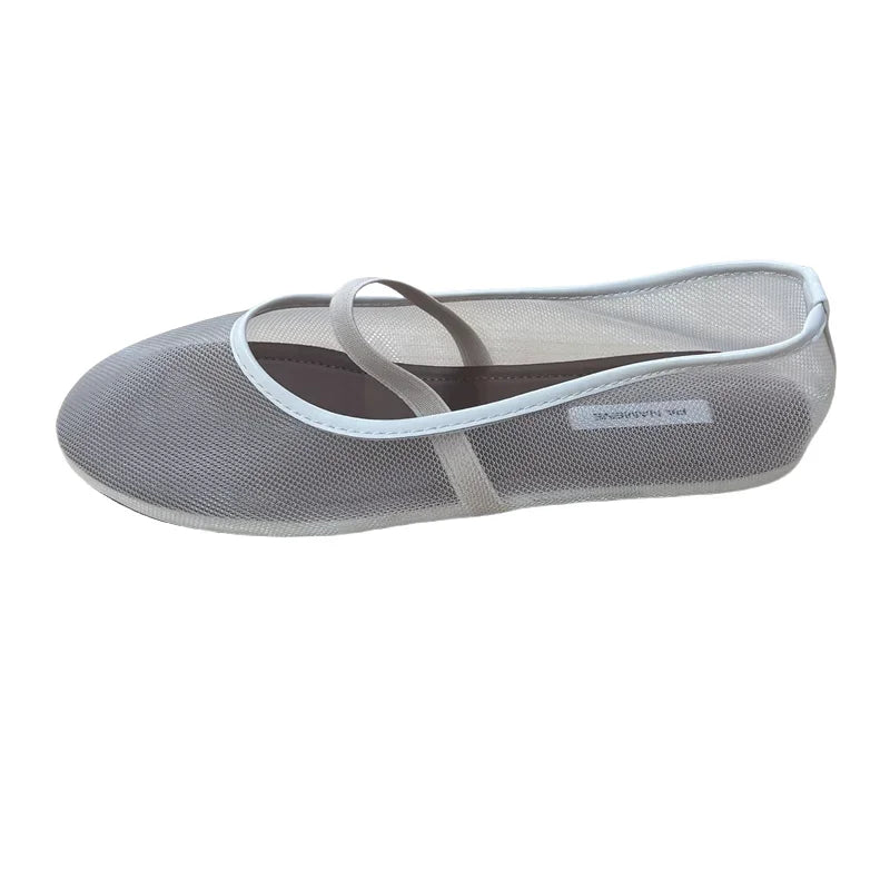 Elegant mesh ballerinas with elastic strap and soft, comfortable sole