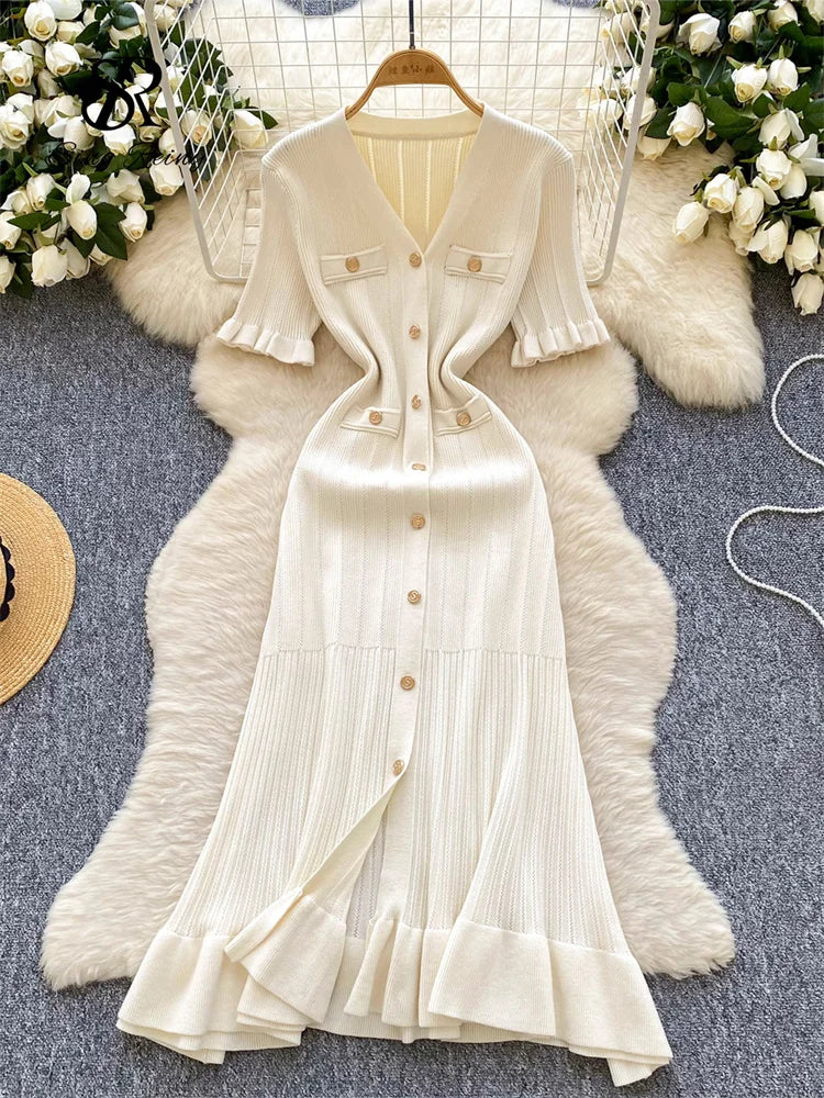 Robe d'été sirène en maille fine à col en V et boutons sur le devant pour femme