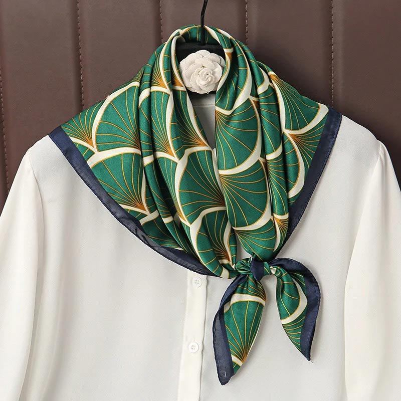 Foulard carré en soie imprimé Art déco vert – Style vintage pour femme