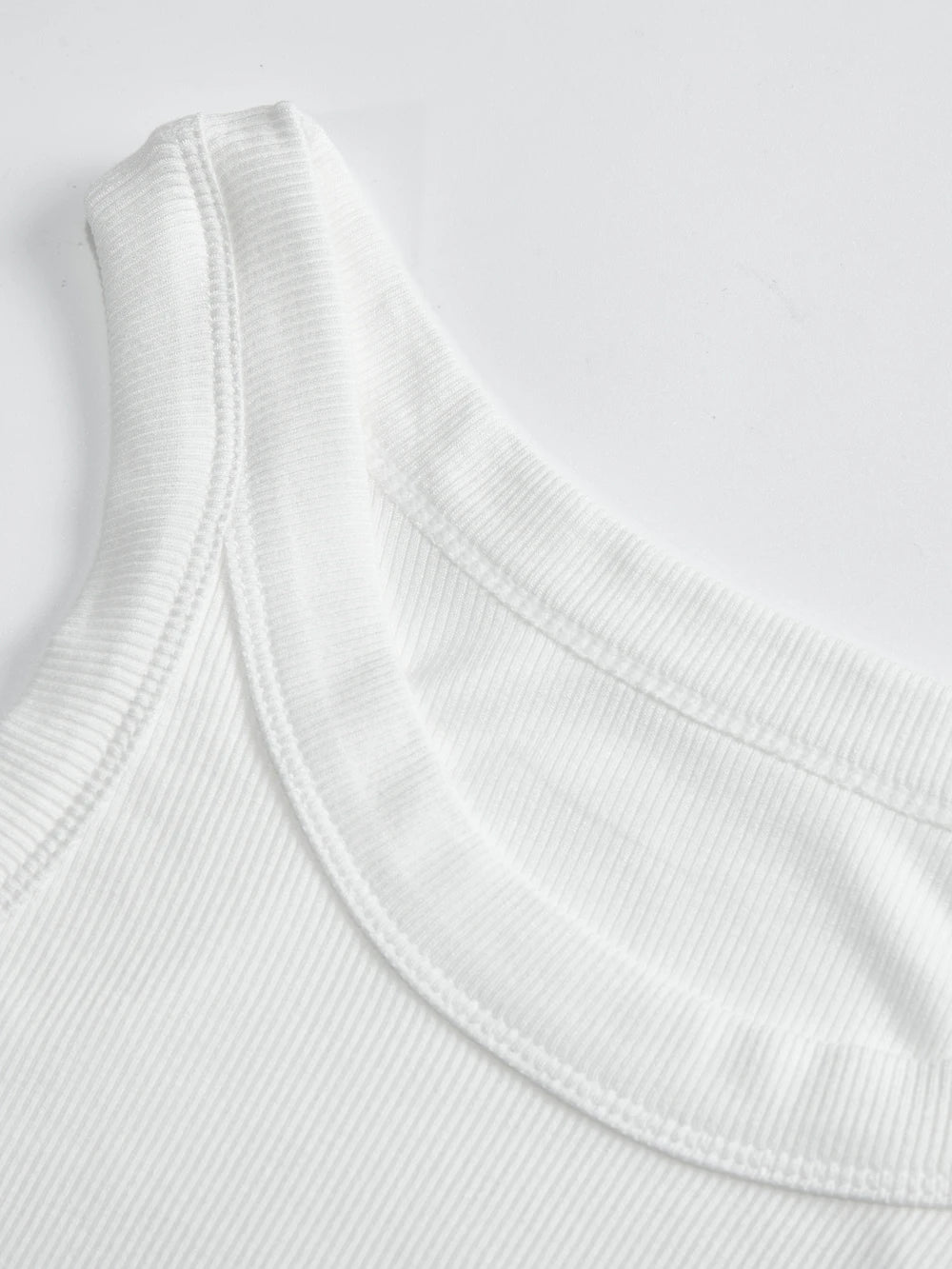 Ribbed knit tank tops with graphic print - Casual streetwear for women