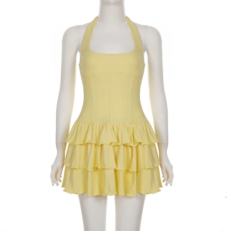 Mini robe dos nu avec volants étagés, taille haute et silhouette évasée