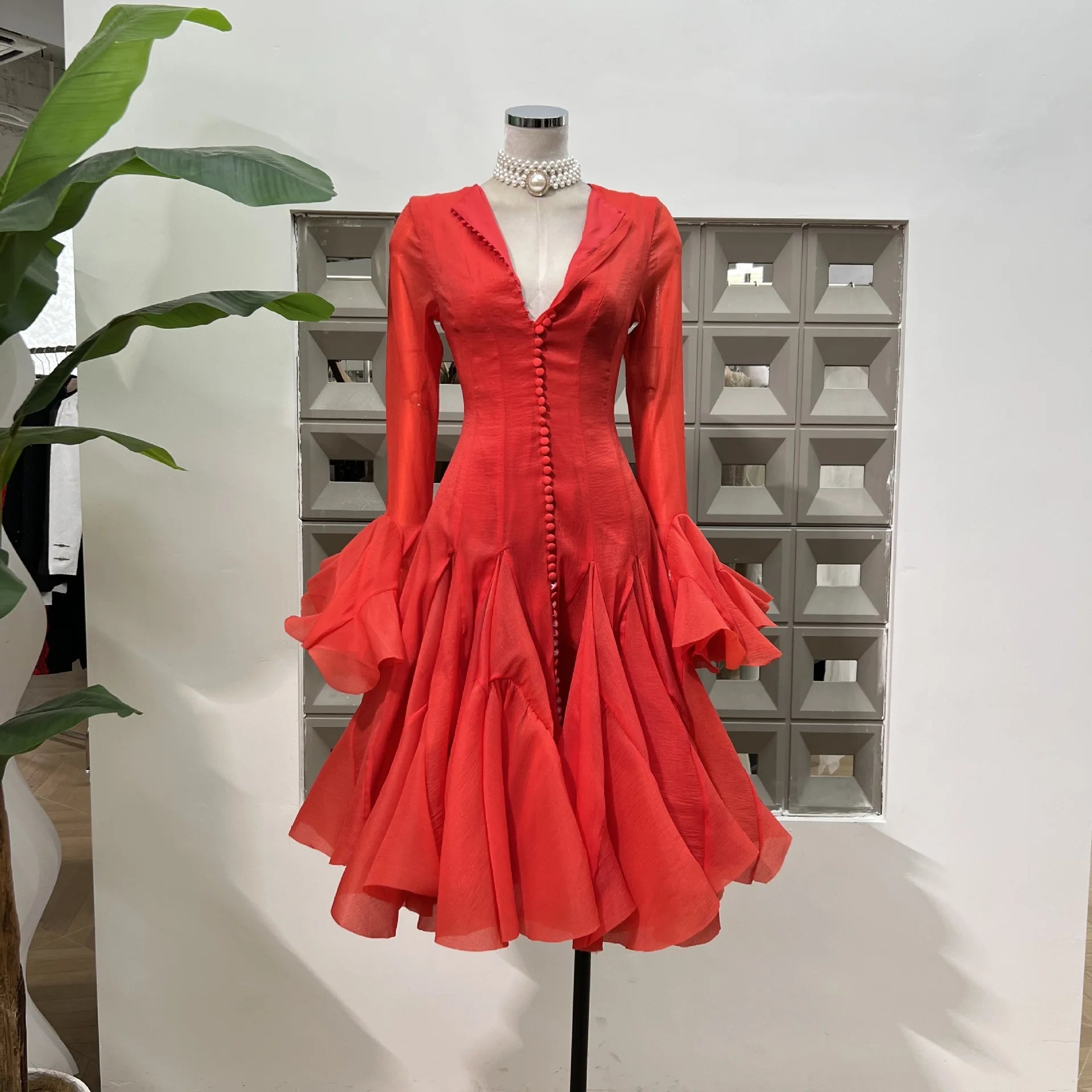 Chic flounced hem dress with long sleeves and round collar for women