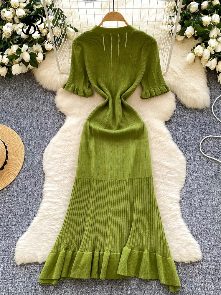 Robe d'été sirène en maille fine à col en V et boutons sur le devant pour femme
