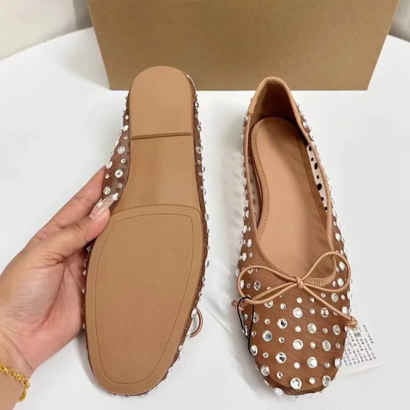 Elegant ballerinas adorned with rhinestones, soft and chic design for women