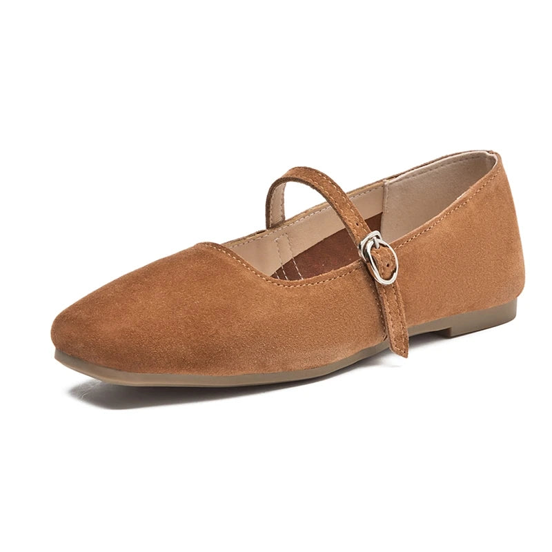 Square toe ballerinas with strap and soft and comfortable sole for women