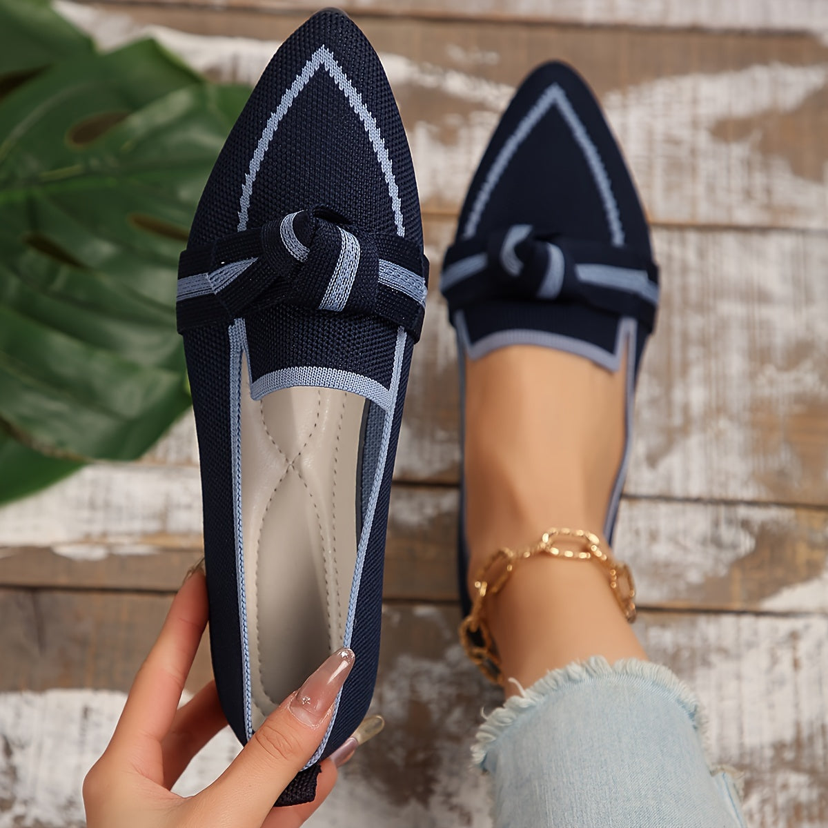 Elegant ballerinas with breathable comfort and bow detail for women