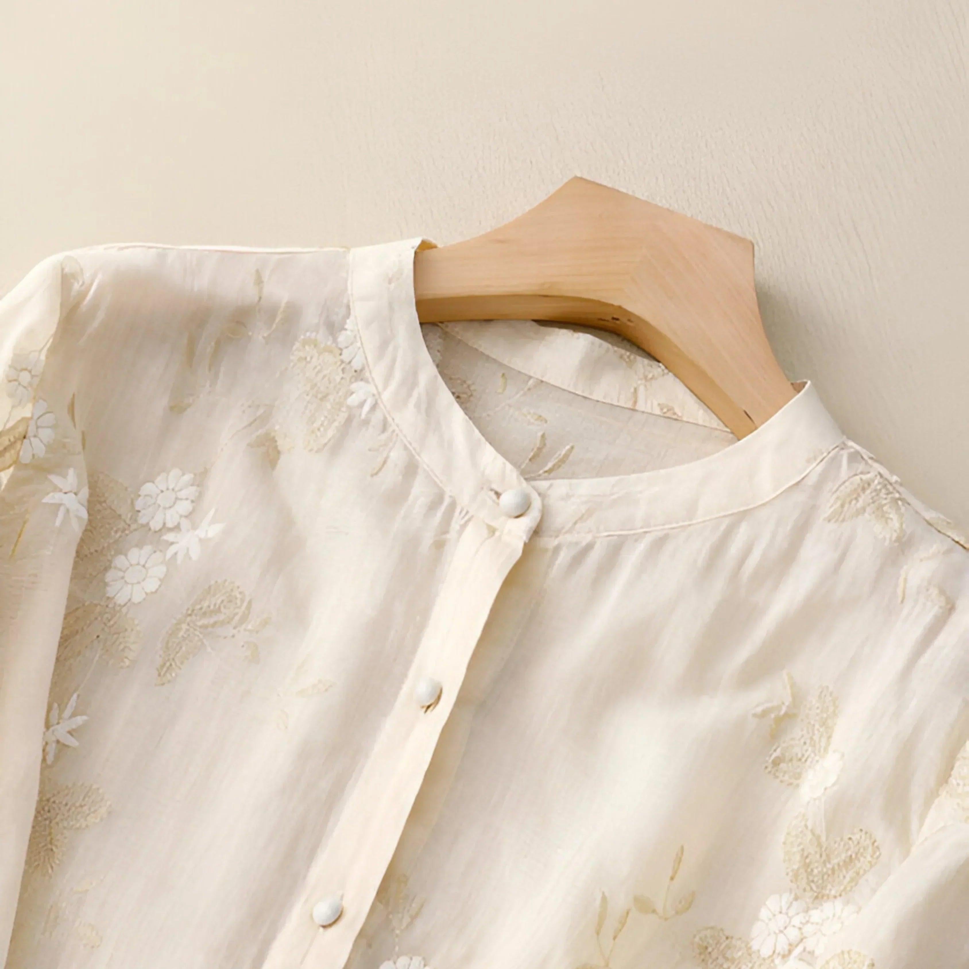 Yvonne | Floral embroidery loose blouse