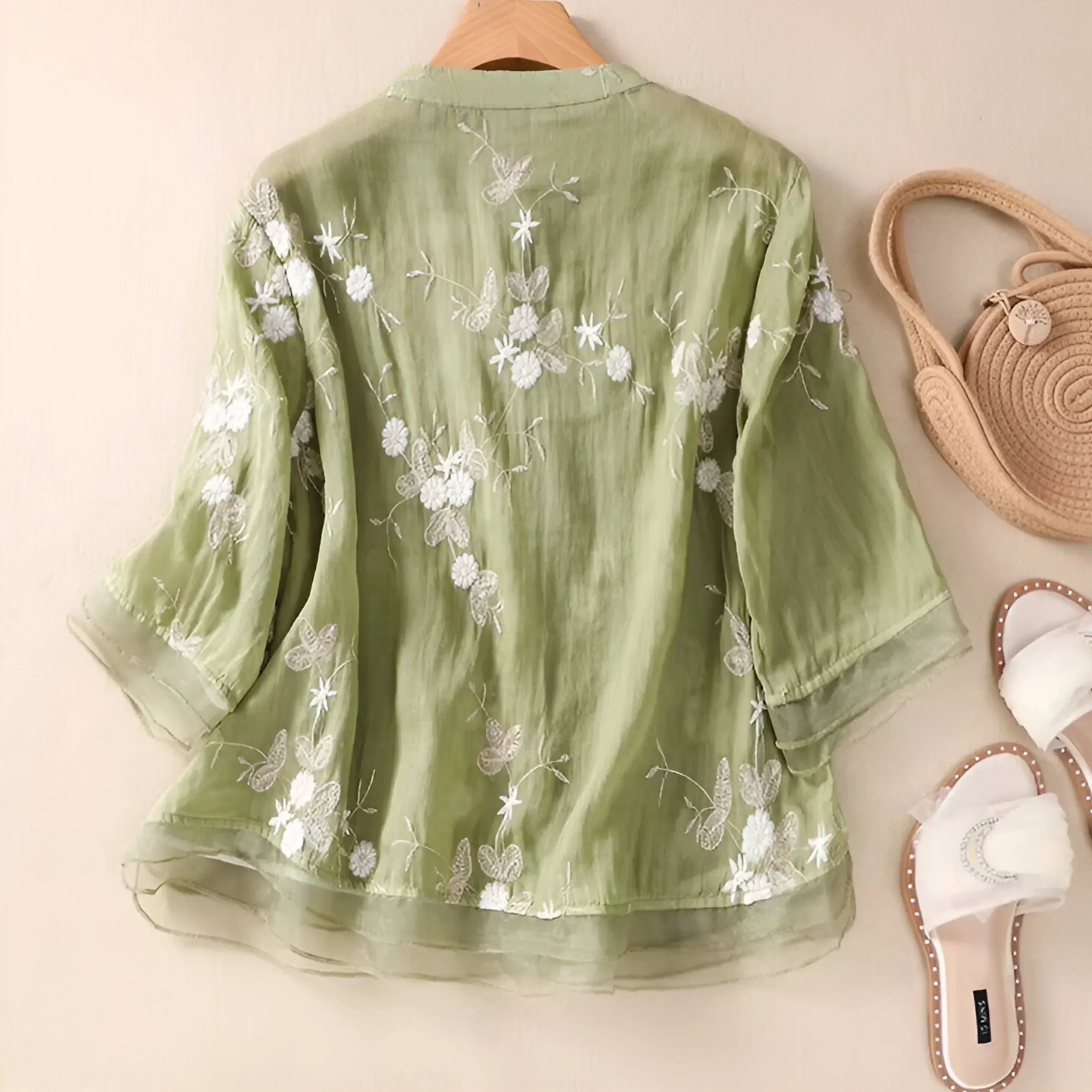 Yvonne | Floral embroidery loose blouse