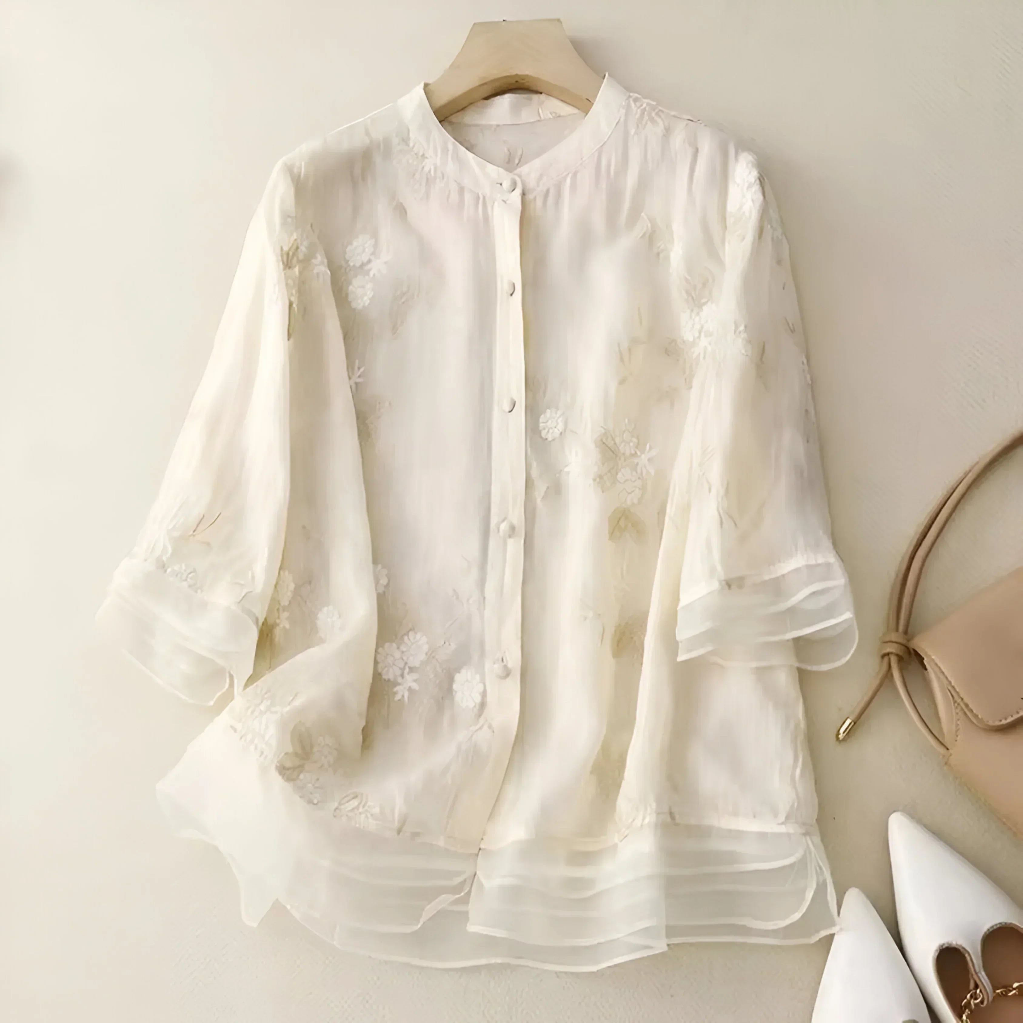 Yvonne | Floral embroidery loose blouse