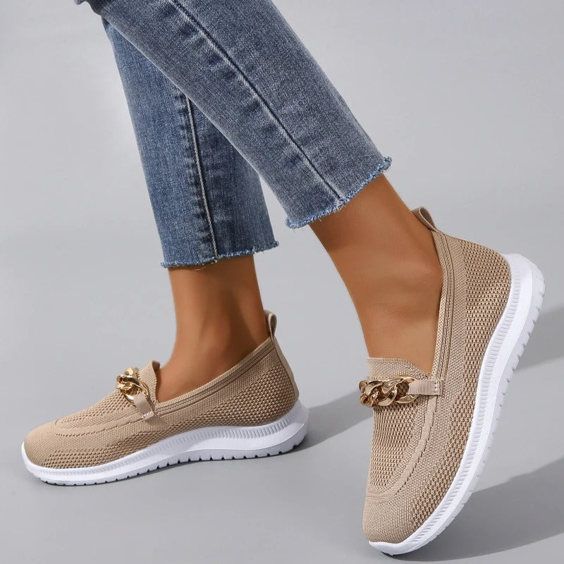 Casual slip-on knit ballerinas with chain detail for women
