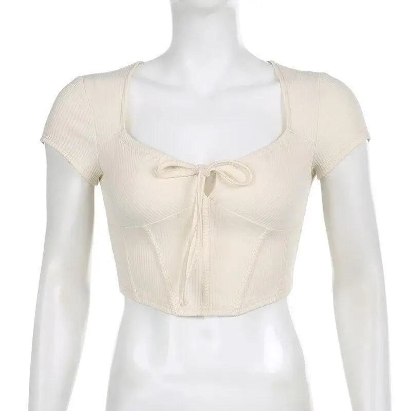 Aesthetic and stylish top with square neckline and tie closure for women